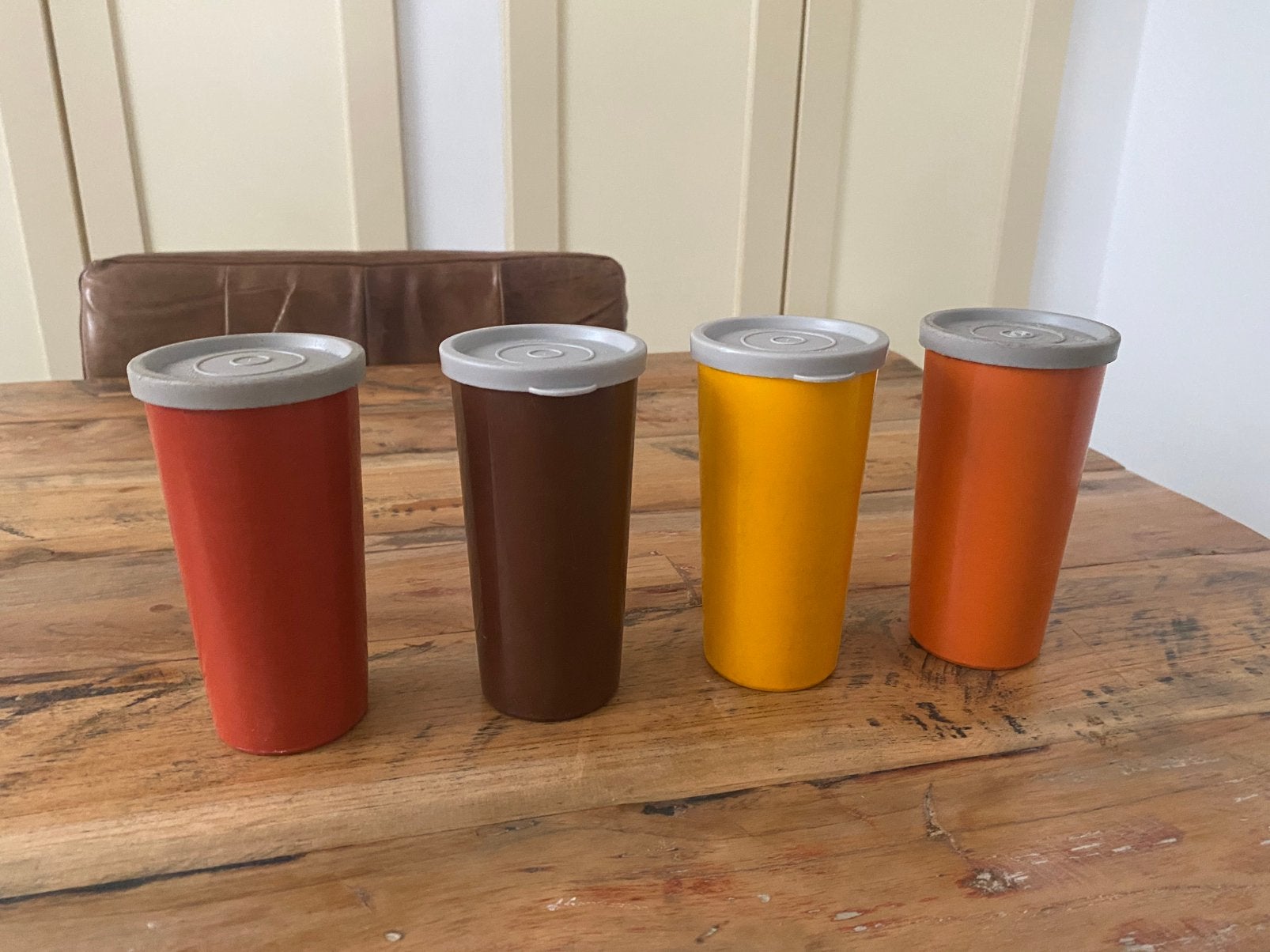 Tupperware retro bekers met deksel, Huis en Inrichting, Keuken | Tupperware, Ophalen of Verzenden, Beker of Kan