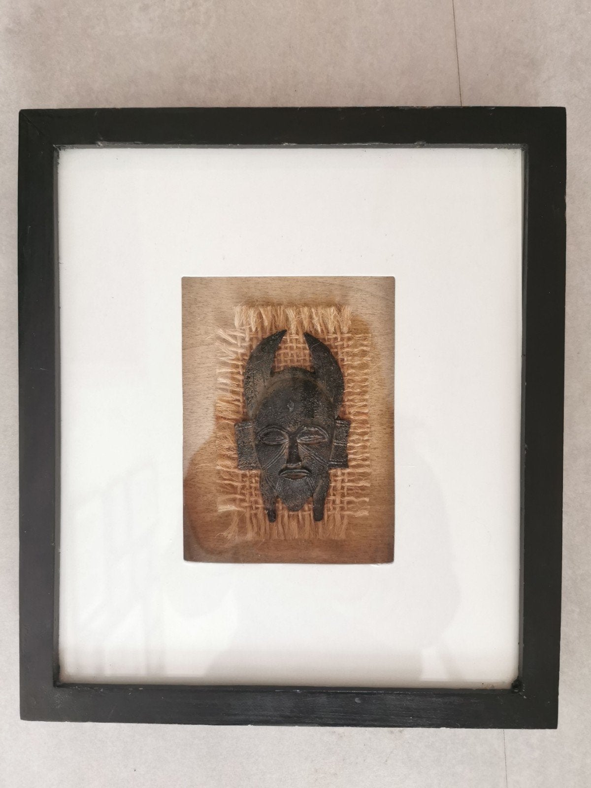 Ingelijste Afrikaanse tribale masker decoratie, Antiek en Kunst, Kunst | Niet-Westerse kunst, Wanddecoratie, Textiel, Afrika, Ingelijst