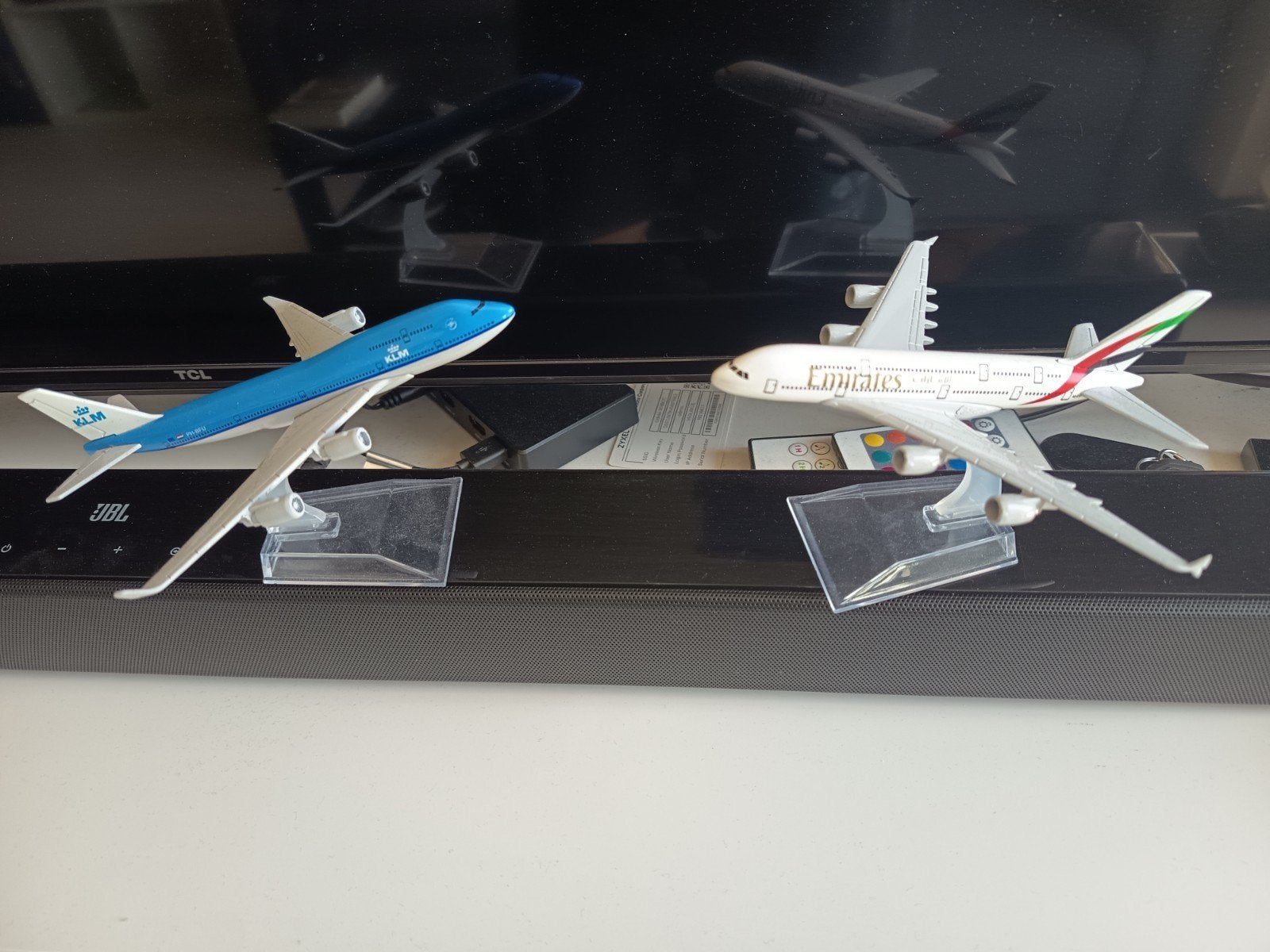 Modelvliegtuigen: KLM Boeing 747 & Emirates Airbus A380, 1:200 of kleiner, Zo goed als nieuw, Vliegtuig, Ophalen