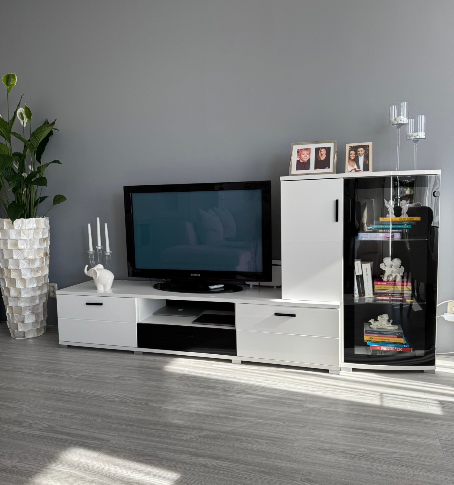 TV meubel 270 m, Ophalen, Zo goed als nieuw, 200 cm of meer, Minder dan 100 cm