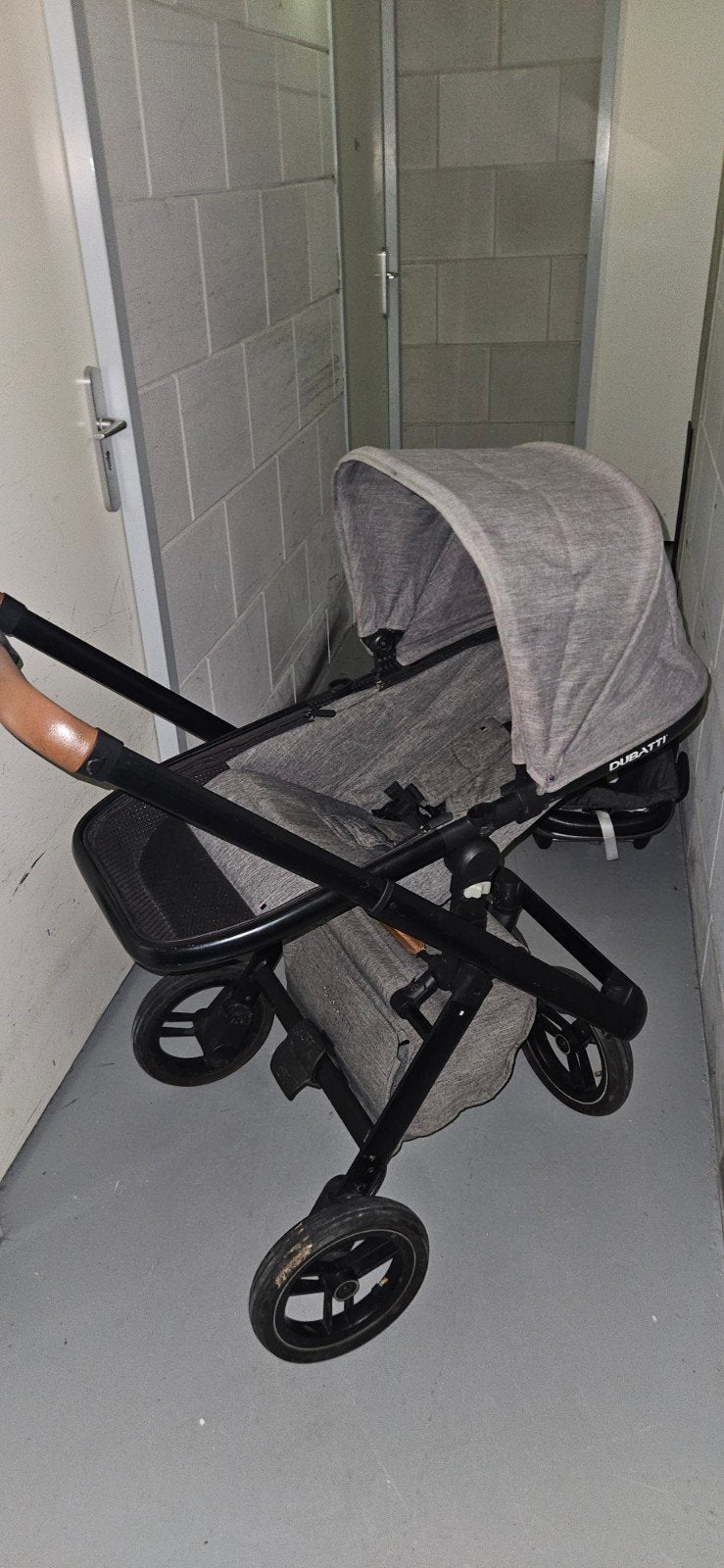 Dubatti kinderwagen - mag voor zacht prijsje weg, Kinderen en Baby's, Kinderwagens en Combinaties, Gebruikt, Combiwagen, Verstelbare duwstang