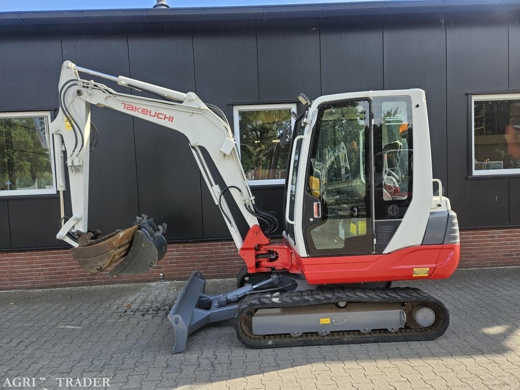 Takeuchi TB235 LSA, Zakelijke goederen, Machines en Bouw | Kranen en Graafmachines, Niet opgegeven, -, Niet opgegeven, Graafmachine