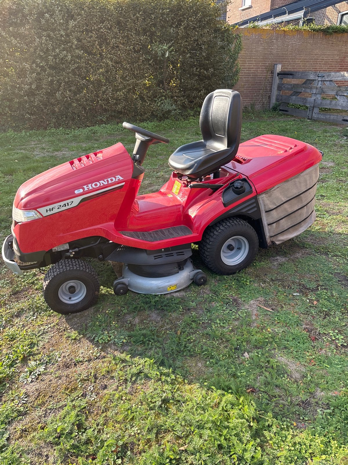 Honda HF 2417 Zitmaaier - Zo goed als nieuw, Ophalen, Zo goed als nieuw, Opvangzak, 90 tot 120 cm