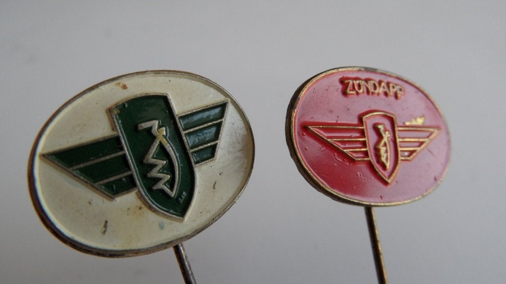 Zundapp oldtimerbromfiets speldjes 2 x, Verzenden, Gebruikt, Merk, Speldje of Pin