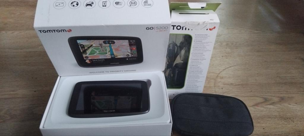 TomTom GO 5200 Navigatiesysteem - Zo goed als nieuw, Auto diversen, Ophalen of Verzenden, Zo goed als nieuw