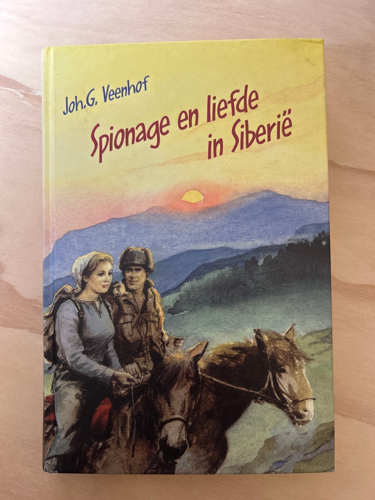 Spionage en liefde in Siberië - Joh.G. Veenhof, Ophalen of Verzenden, Gelezen, Nederland