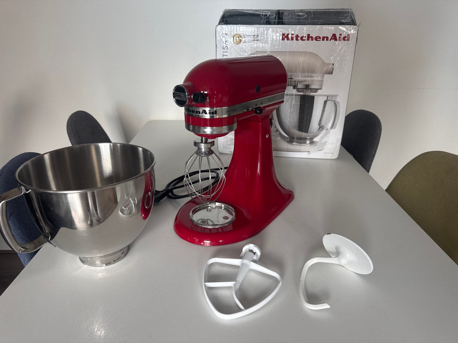KitchenAid Artisan Keukenrobot 4.8L - Rood, 4 liter of meer, Ophalen of Verzenden, Zo goed als nieuw, 3 snelheden of meer