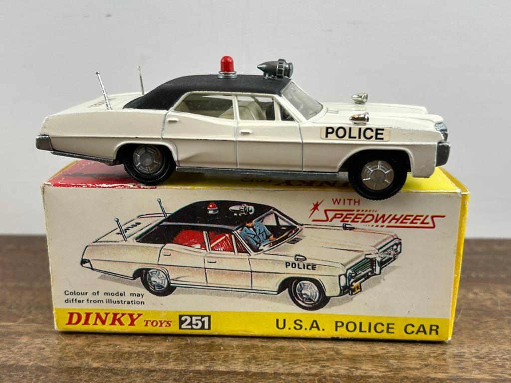 Dinky Toys 251 U.S.A. Police Car, Ophalen of Verzenden, Zo goed als nieuw, Auto, Dinky Toys