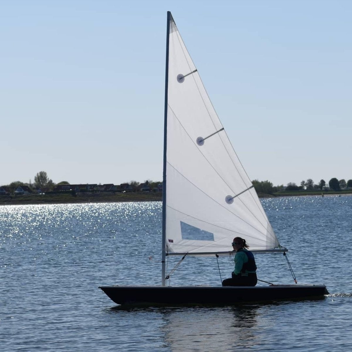 Complete, vaarklare Laser met radiaal zeil + trailer, Ophalen, Gebruikt, 3 tot 6 meter, Minder dan 15 m²