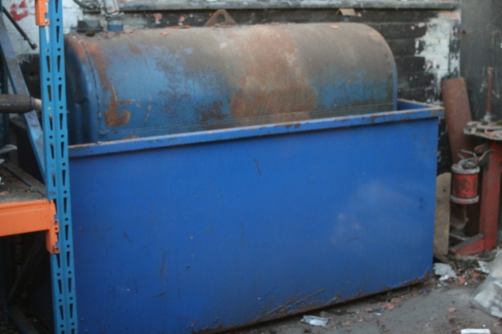 olietank 1200 liter + lekbak + pomp, Ophalen, Gebruikt