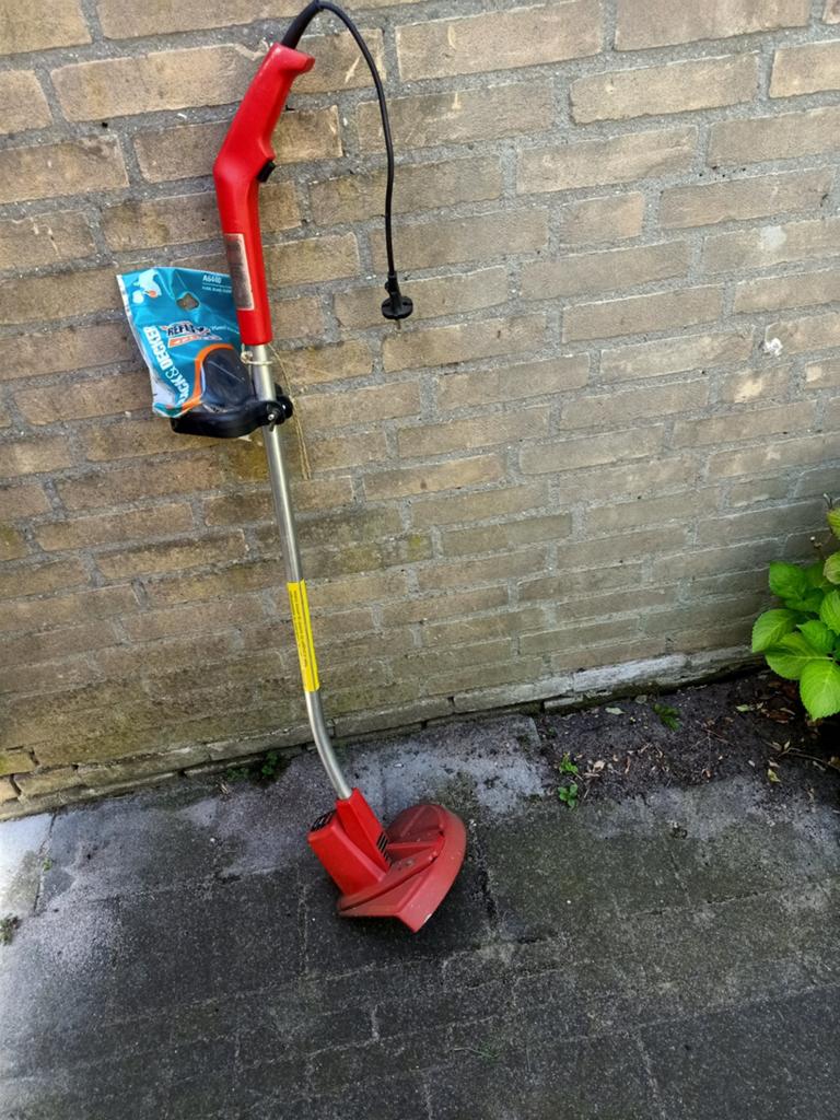 Skil B200 grastrimmer met nieuwe Black & Decker draad, Tuin en Terras, Ophalen, Gebruikt, Skil, 30 tot 50 cm