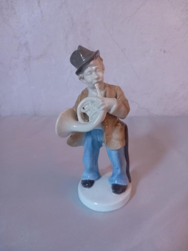 Antiek beeldje man met jachthoorn, Ophalen of Verzenden