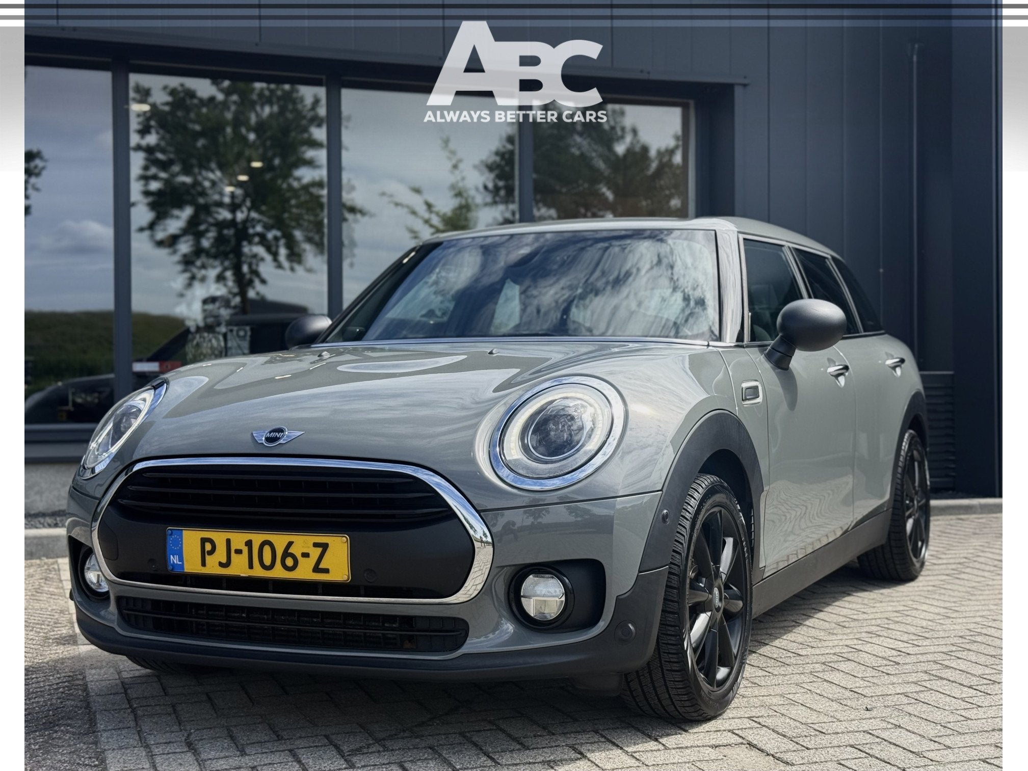 MINI Clubman 1.5 One Serious Business Automaat (bj 2017), Auto's, Mini, Stof, Gebruikt, 3 cilinders, 1100 kg