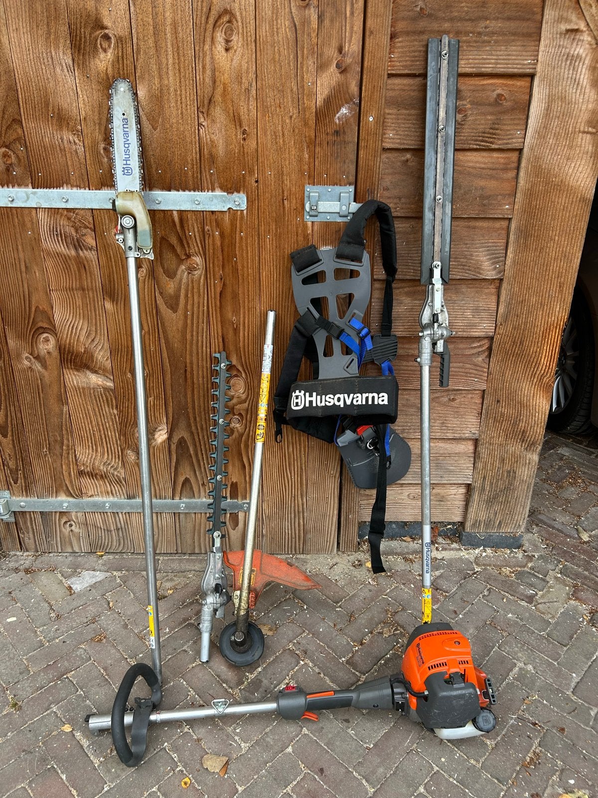 Husqvarna 324 LDX Multitool met diverse opzetstukken
