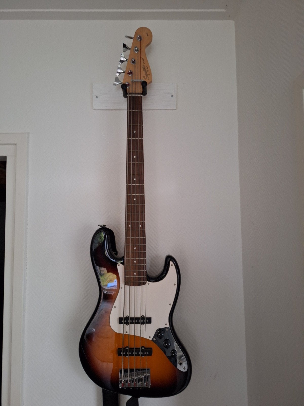 Squier J Bass Affinity 5-snarige basgitaar, Muziek en Instrumenten, Ophalen, Zo goed als nieuw, Elektrisch, 5-snarig