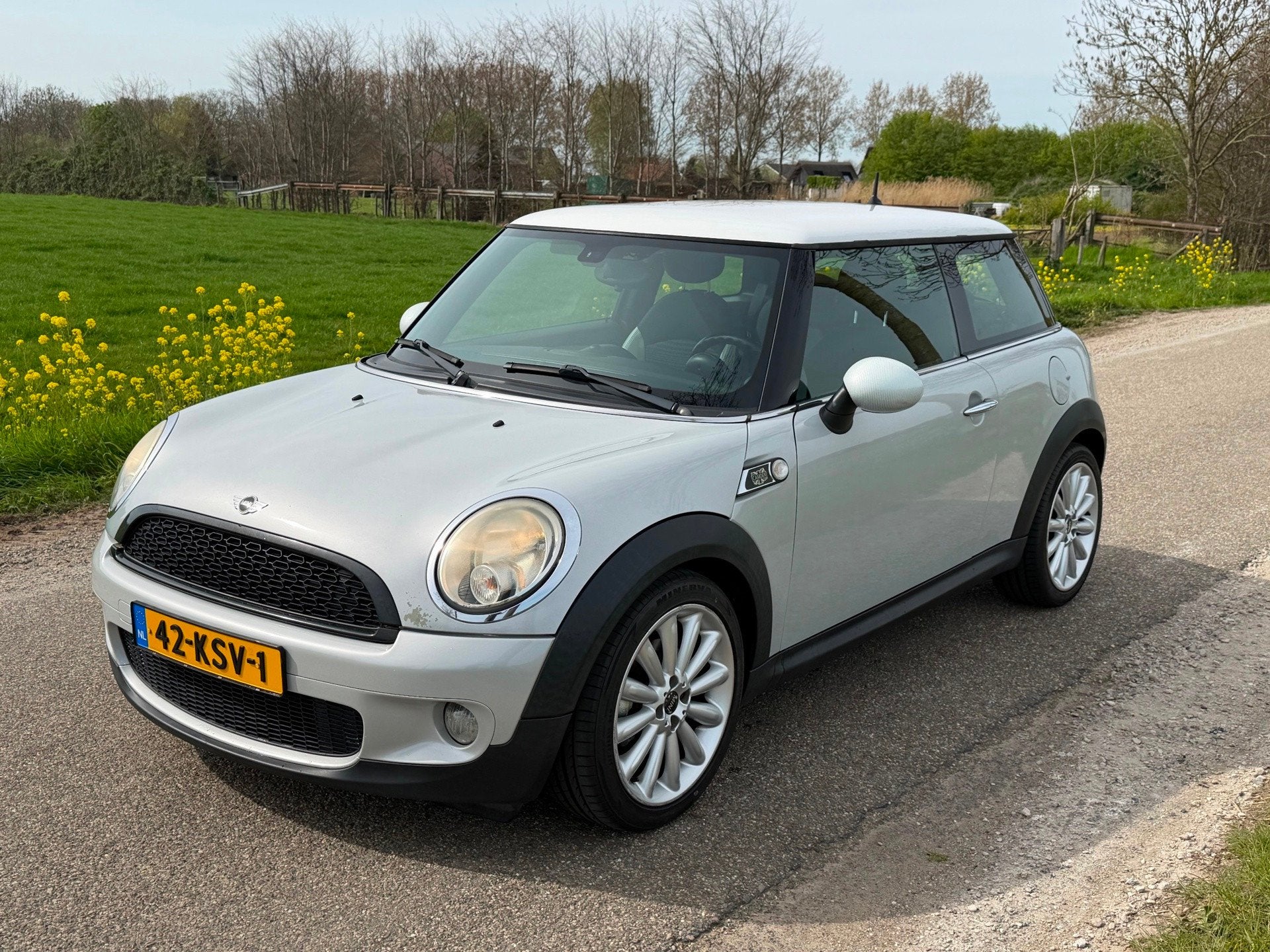 Mini Mini 1.6 Cooper Camden APK 11-2026 Airco NAP Nette staa, Voorwielaandrijving, Stof, Gebruikt, Zwart