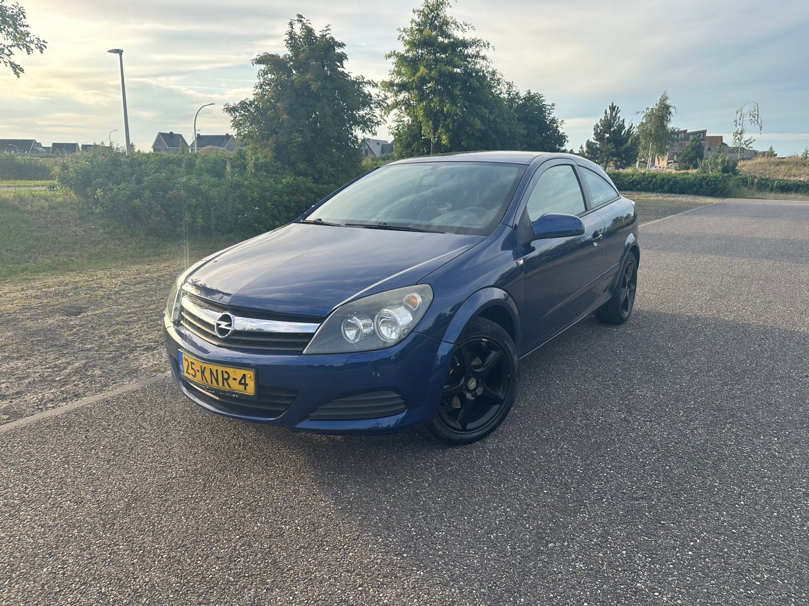 Opel Astra GTC 2005 AIRCO/CRUISE/NWE APK, Voorwielaandrijving, Stof, Zwart, 4 cilinders