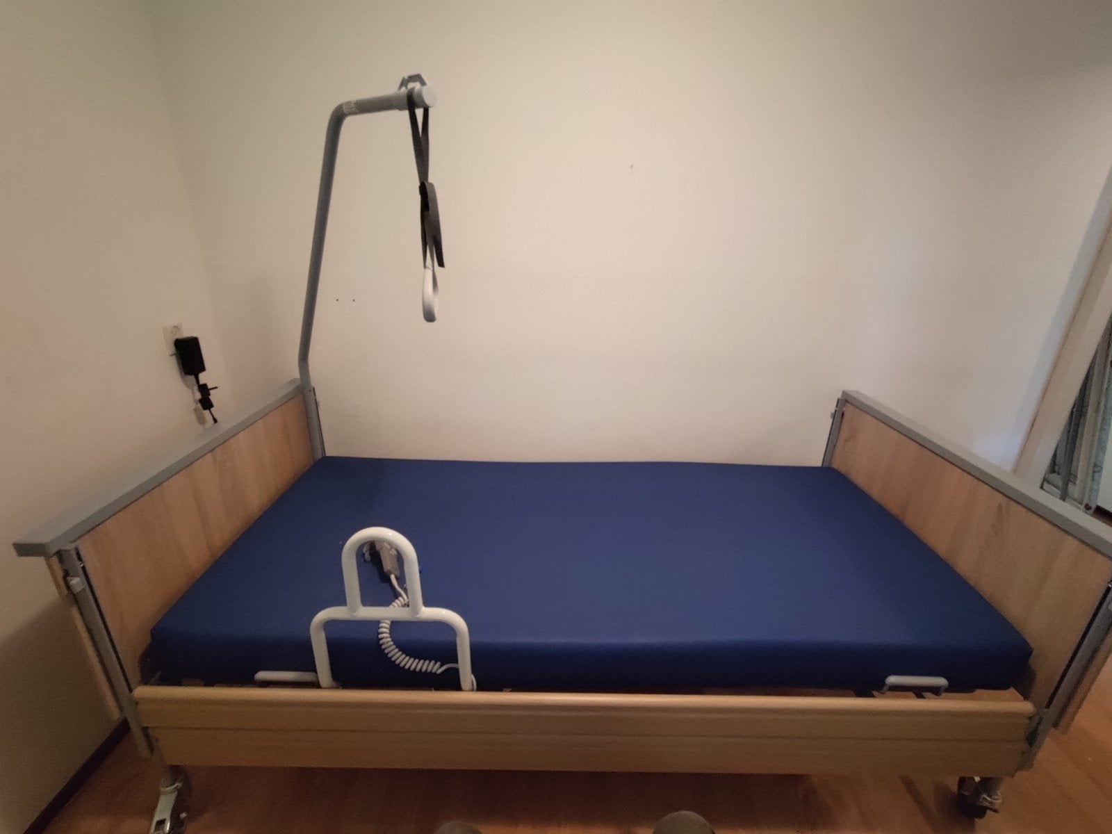 Elektrisch verstelbaar senioren bed ZGAN, Ophalen, 90 cm, Eenpersoons, 210 cm