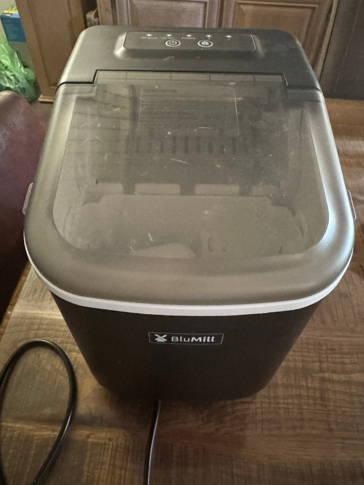 Ijsblokjes machine van het merk blumill, Ophalen
