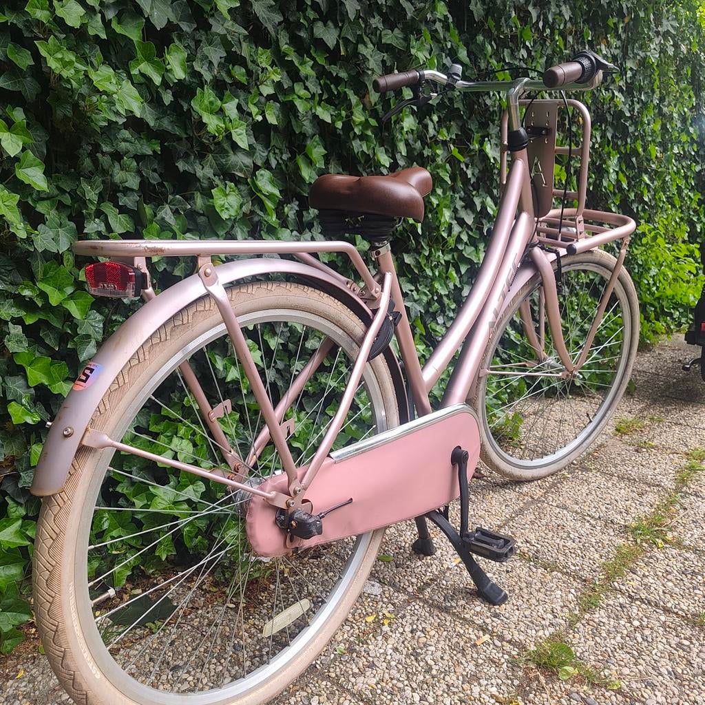 Zo goed als nieuwe Altec Dutch 50 damesfiets roze 28 inch, Fietsen en Brommers, Fietsen | Dames | Damesfietsen, Versnellingen