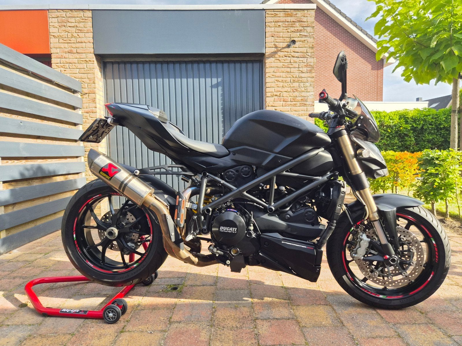Ducati Streetfighter 848 - 14.073km -  Akrapovic - Mat zwart, 2 cilinders, Sportuitlaat, Occasion, Particulier