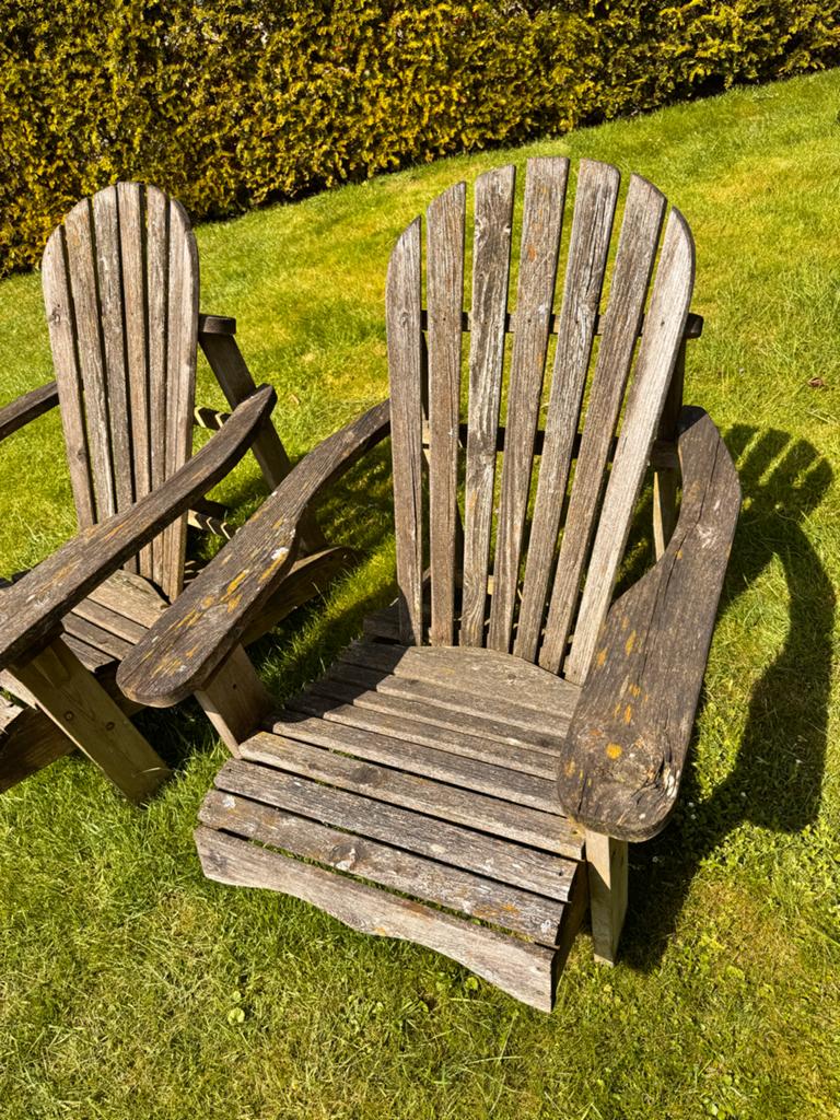 Twee robuuste houten Adirondack stoelen, Ophalen of Verzenden, Gebruikt, Hout