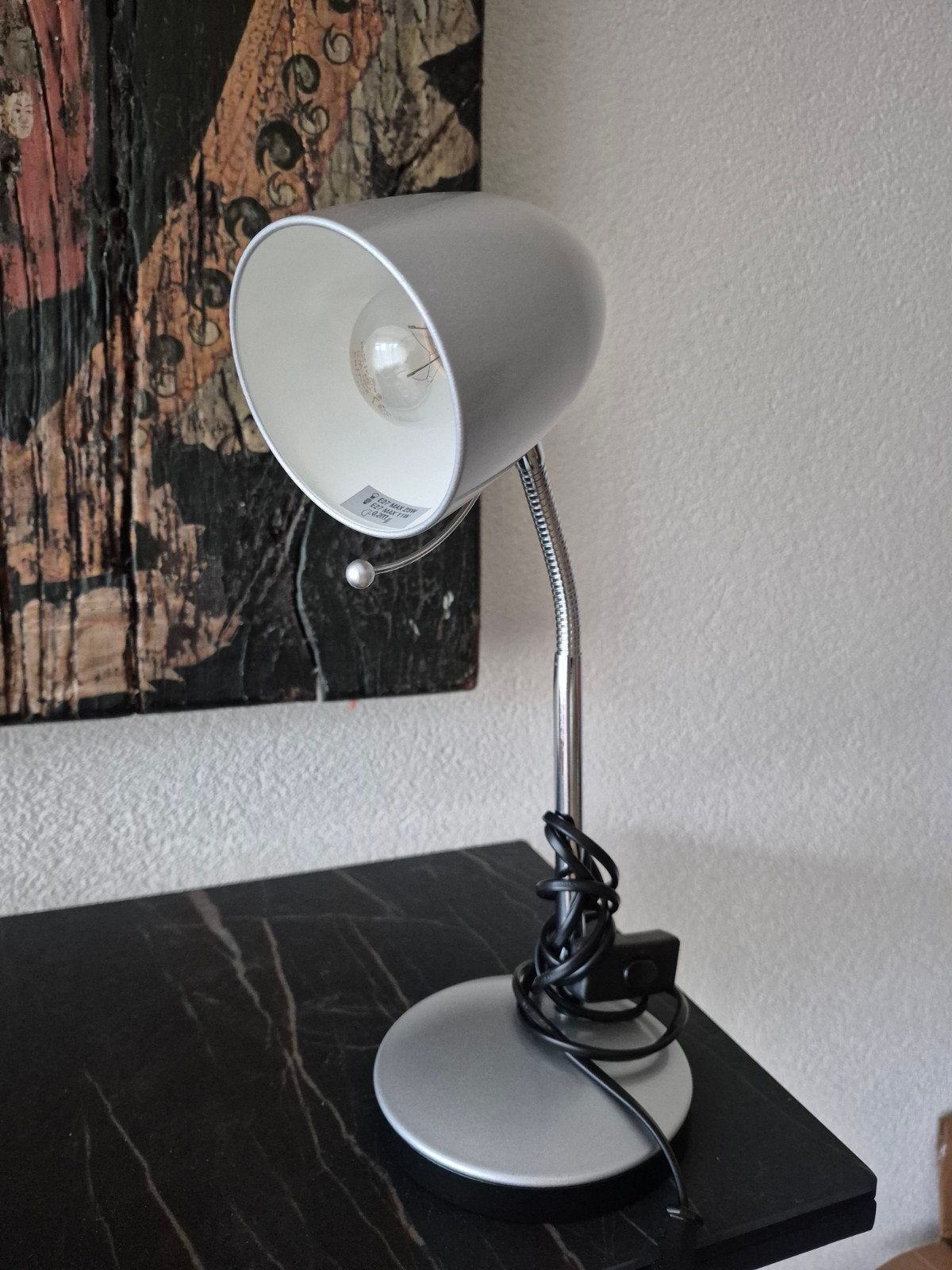 retro Zilverkleurige tafellamp met flexibele arm, Ophalen, Bureaulamp, Gebruikt, Met stekker