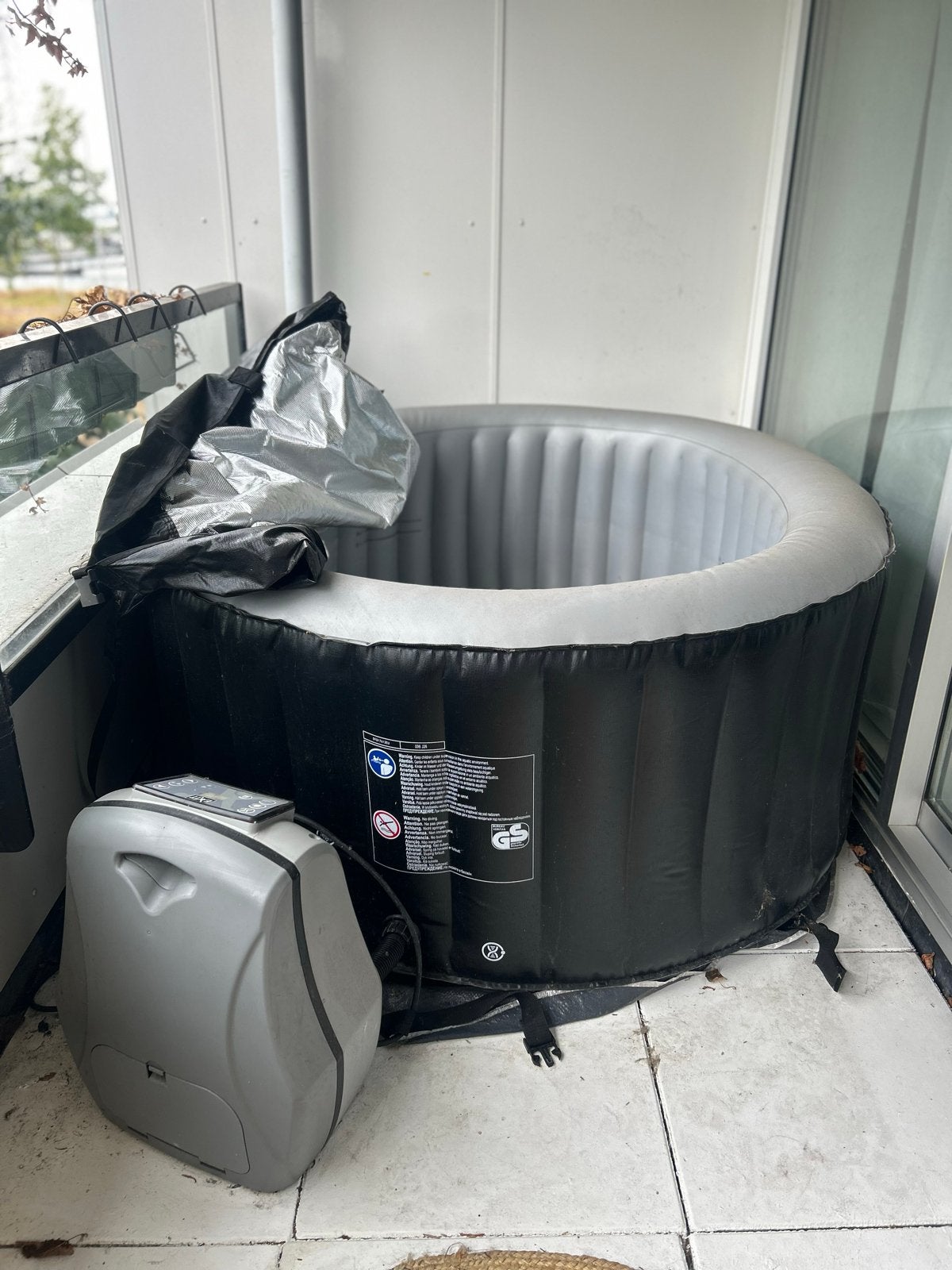 Hot tub / jaccuzi bubbelfunctie en 42 graden, Tuin en Terras, Bubbelbaden en Hottubs, Ophalen, Zo goed als nieuw, Filter, Opblaasbaar