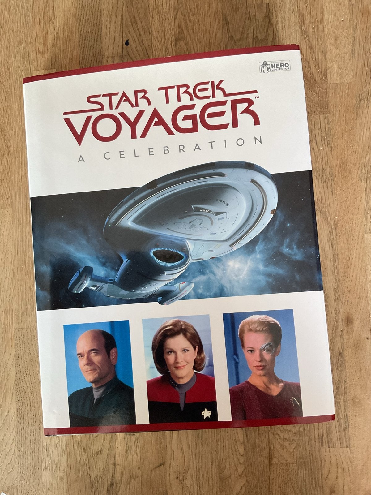 Star Trek Voyager: A Celebration - Boek, Ophalen of Verzenden, Zo goed als nieuw, Tv-serie