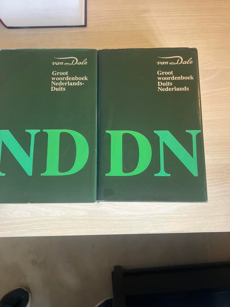 Woordenboek, Boeken, Woordenboeken, Ophalen of Verzenden, Zo goed als nieuw, Van Dale, Nederlands