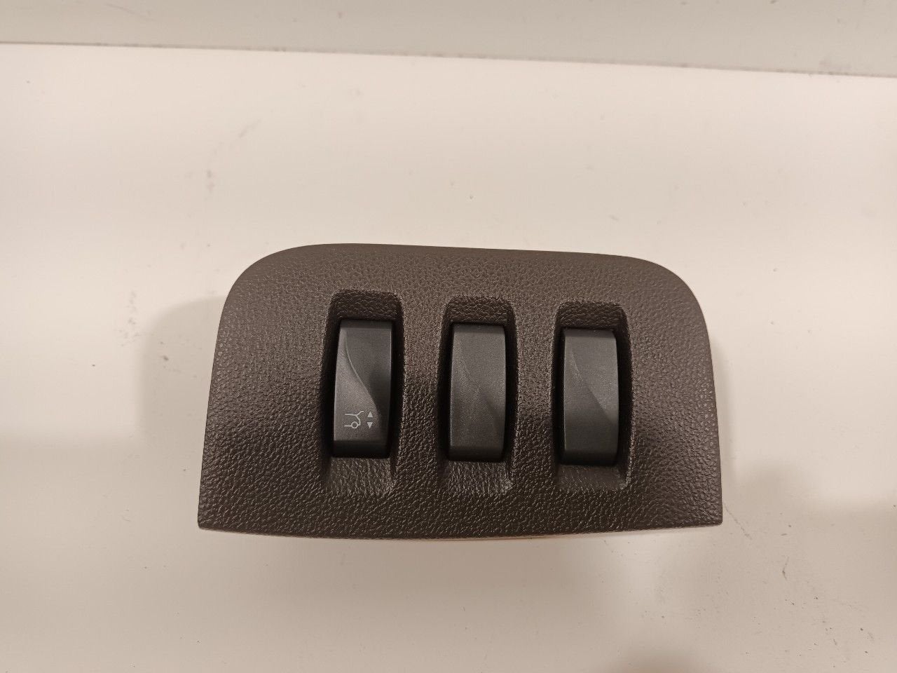 Kofferdeksel schakelaar Renault Espace, Onderdelen@venauto.nl, Van der Ven Autorecycling B.V., Gebruikt, Ettenseweg 76, 4706 PB Roosendaal, The Netherlands