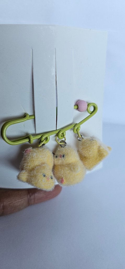 cute yellow kuiken beldje, Ophalen of Verzenden, Nieuw, Overige onderwerpen, Speldje of Pin