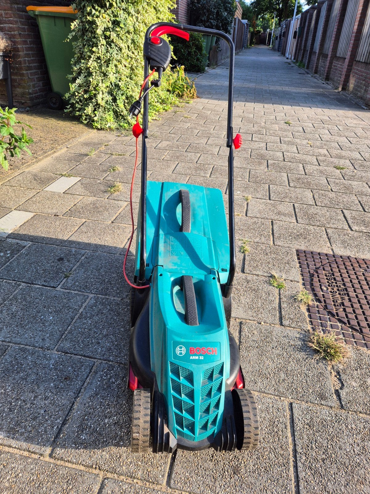Bosch ARM 32 elektrische grasmaaier, Tuin en Terras, Ophalen, Cirkelmaaier, Gebruikt, Elektrische grasmaaier