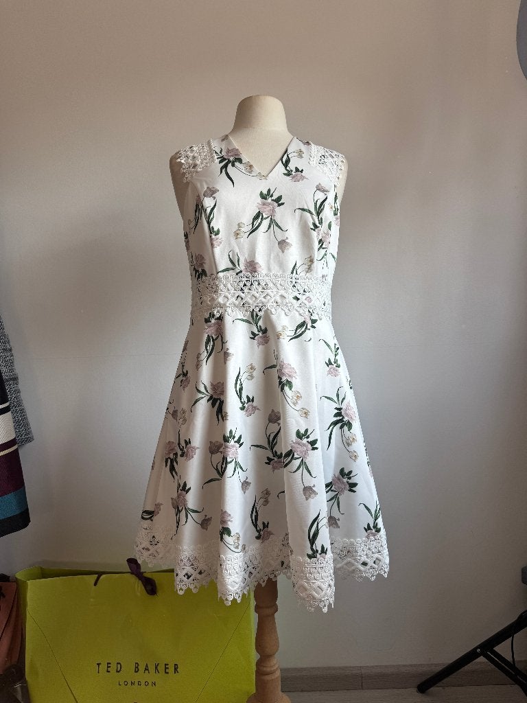 Ted Baker witte jurk kant Nolla tulp - Maat 3 (38/40), Kleding | Dames, Maat 38/40 (M), Wit, Ophalen of Verzenden, Zo goed als nieuw