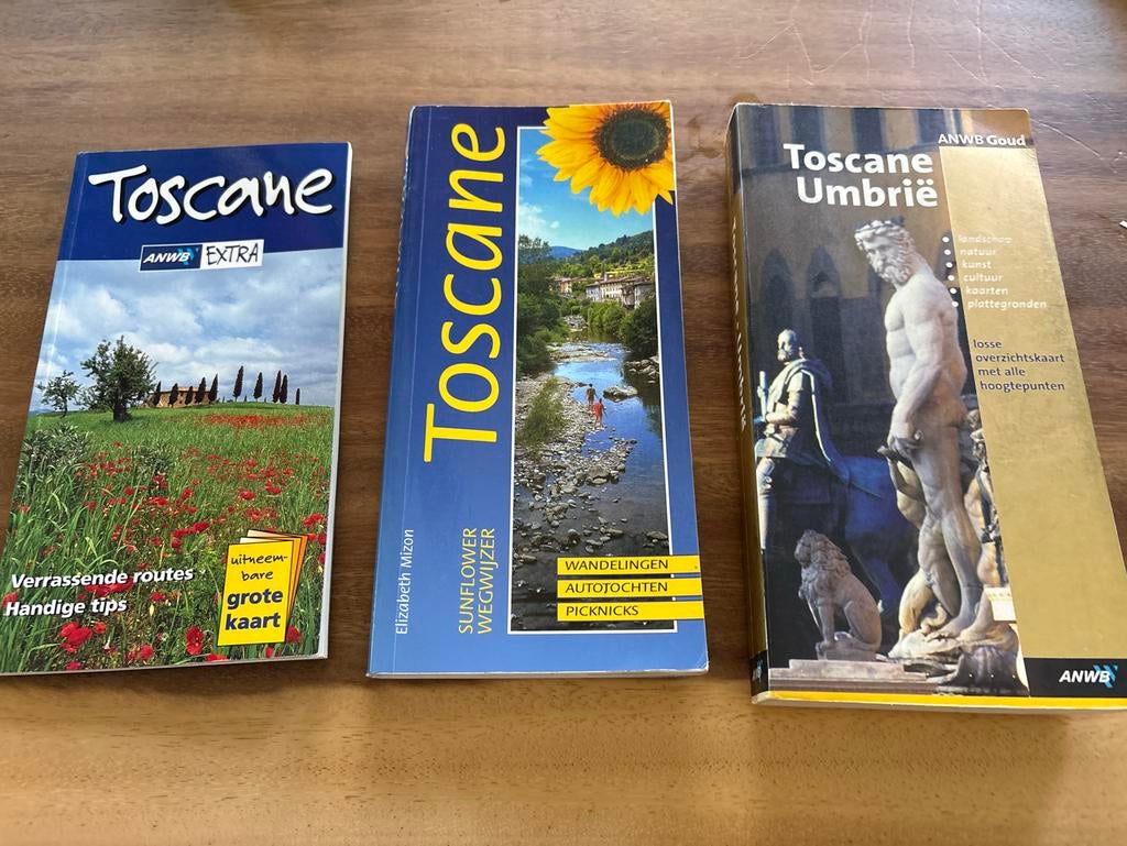 Reisgidsen Toscane en Umbrië (3 stuks), Boeken, Reisgidsen, Gelezen, Reisgids of -boek, Europa, ANWB, Ophalen of Verzenden