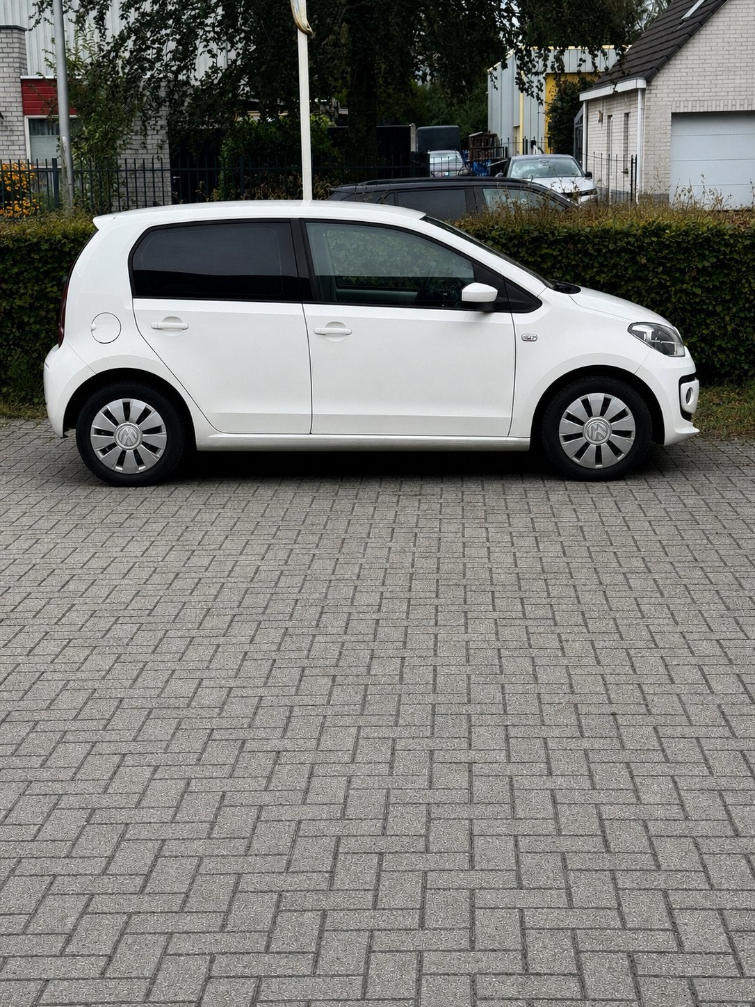 Volkswagen High up 1.0 2014 5-Drs Airco Stoelverwarming Navi, Voorwielaandrijving, Euro 5, Stof, 840 kg