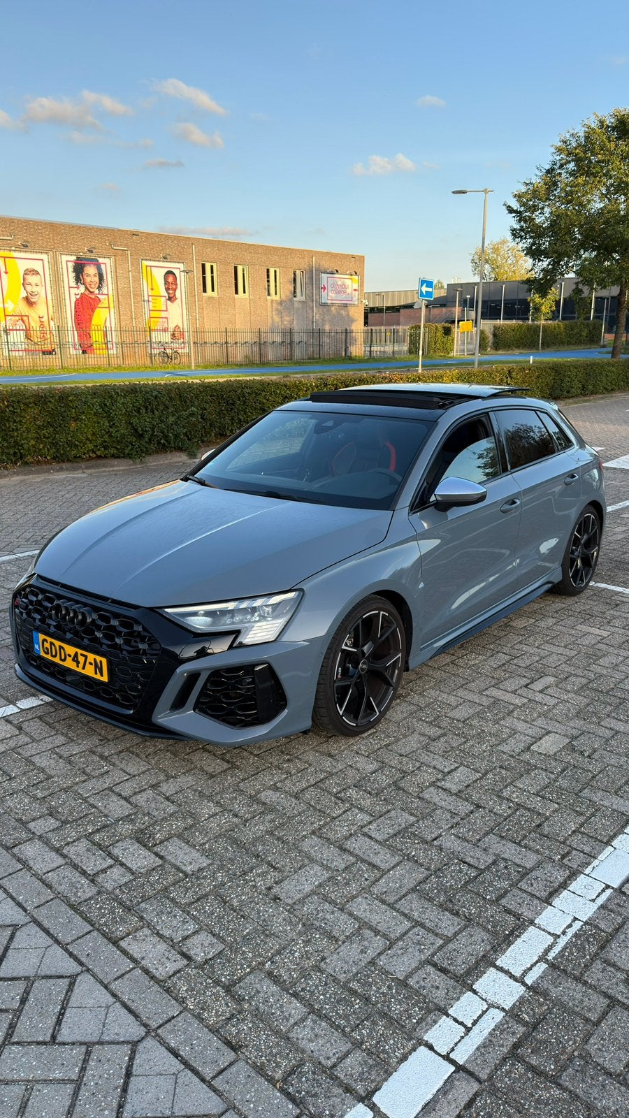 Audi RS3 Sportback TFSI Quattro 2021 Kemora Grey | Bomvol, Auto's, Automaat, 4 cilinders, Vierwielaandrijving, Particulier