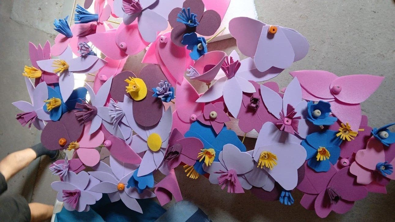 Carnavalsgroep Bloemen: Complete set Foam Kostuums, Kleding | Dames, Ophalen, Zo goed als nieuw, Carnaval, Kleding