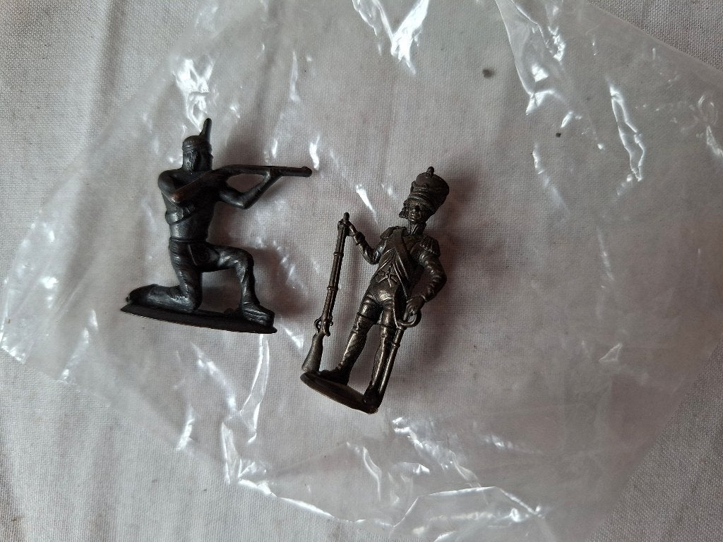 2 Ferrero speelgoedsoldaten, Verzamelen, Ophalen of Verzenden