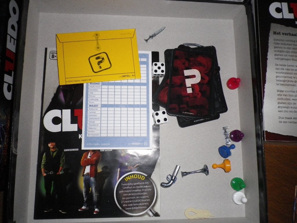 Foto 2 van Cluedo vierkante doos van Hasbro