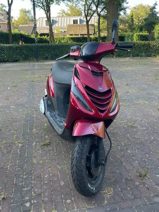 Zip 2takt 70cc, Fietsen en Brommers, Scooters | Piaggio, Ophalen, Zo goed als nieuw, Tweetakt, Zip