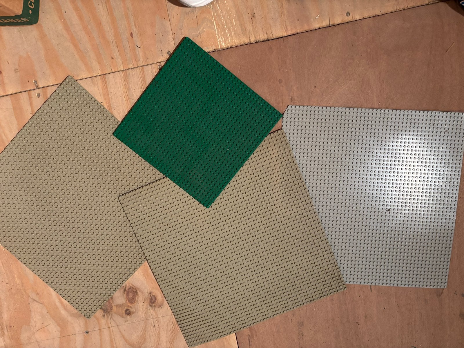 4 LEGO Grondplaten - Diverse Kleuren, Kinderen en Baby's, Speelgoed | Duplo en Lego, Ophalen of Verzenden, Gebruikt, Grondplaat