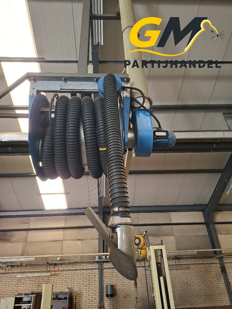 Filcar uitlaatgasafzuiging – slanghaspel met ventilator, Ophalen