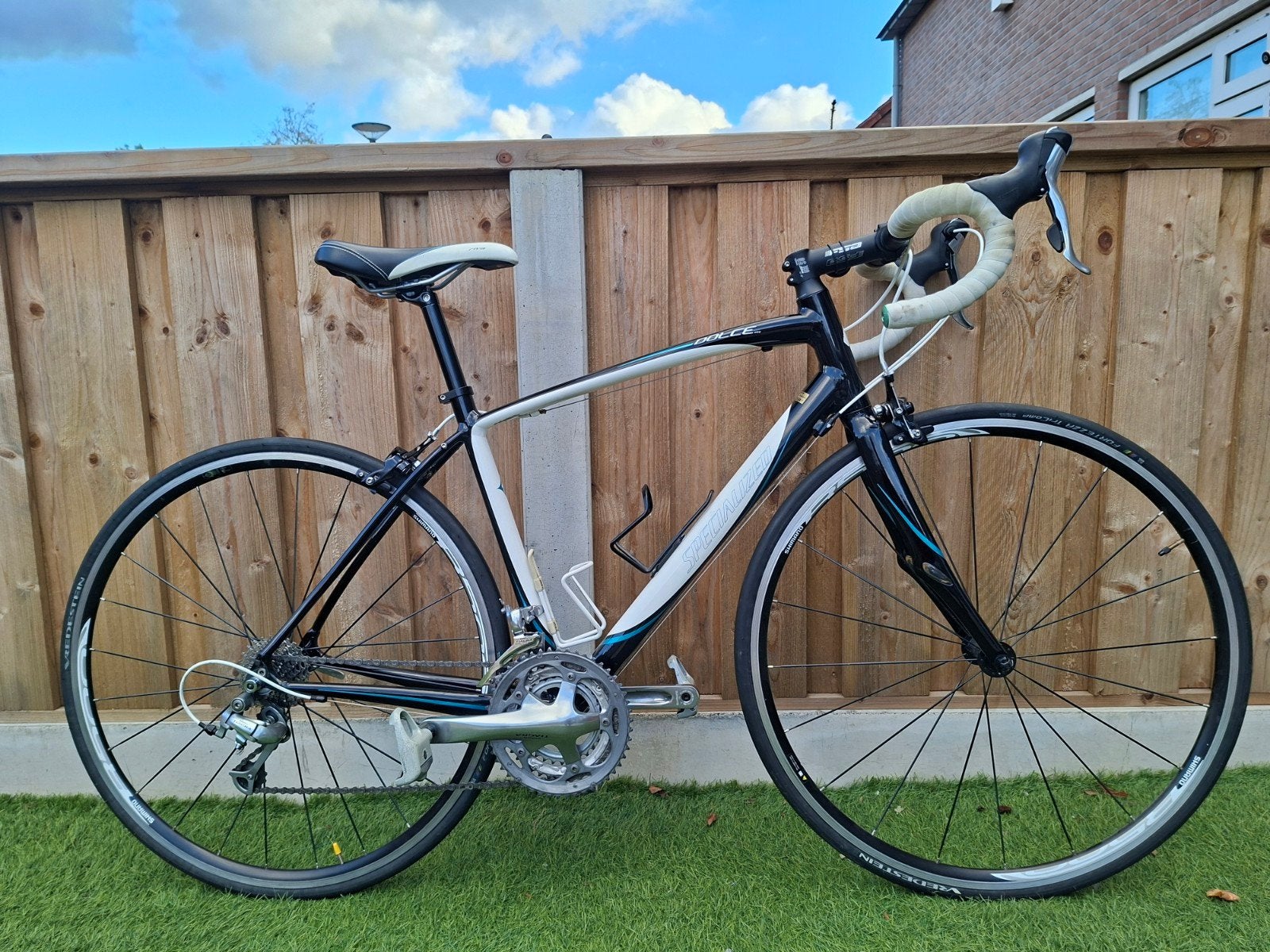 Te koop MOET WEG VANDAAG In NIEUWSTAAT specialized dolce eli, Fietsen en Brommers, 28 inch, Velgrem, Aluminium, 49 tot 53 cm