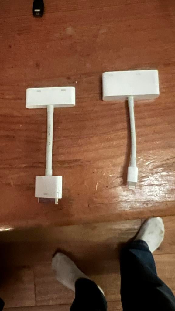 Apple Lightning naar VGA en 30-pins naar HDMI adapters, Ophalen of Verzenden, Gebruikt, Minder dan 2 meter, Overige kabels