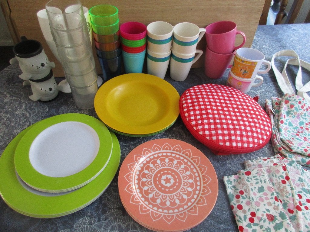 campingservies / picknick spullen / isolatierugtas, Ophalen of Verzenden, Zo goed als nieuw