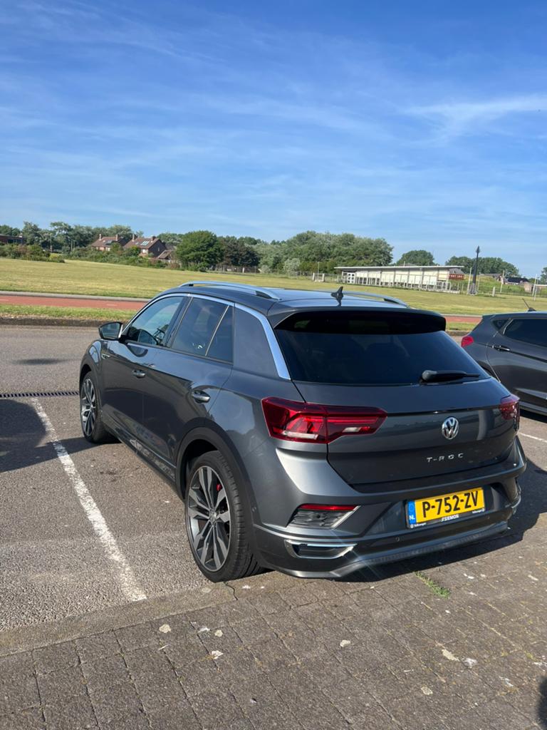 Volkswagen T-Roc 1.5 TSI 150pk 7-DSG 2019 Grijs, Auto's, Volkswagen, 1498 cc, 4 cilinders, Verblindingsvrij grootlicht, Grijs