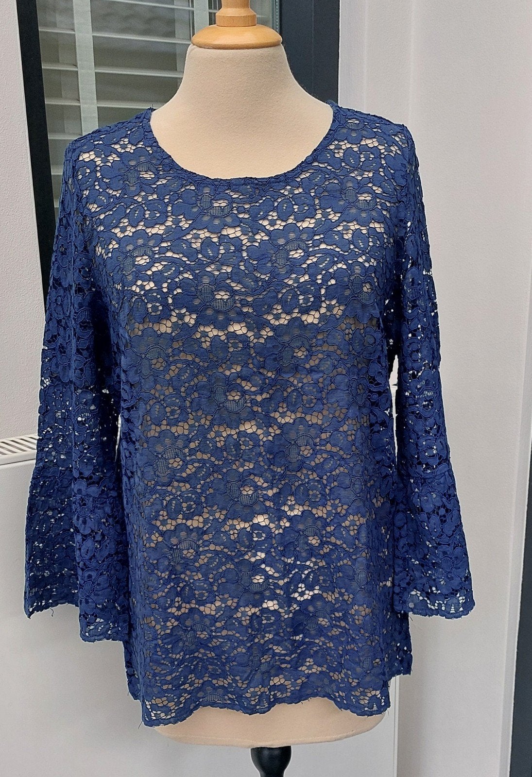 Elegante blauwe kanten blouse van Akoz de Toi, Maat 38/40 (M), Blauw, Ophalen of Verzenden, Akoz de Toi