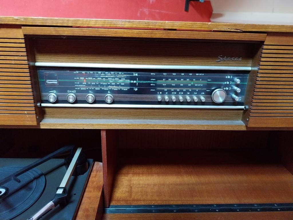 Philips Stereo Meubel met Platenspeler en Radio - Pootjes Mi, Philips, Gebruikt, Tuner of Radio, Losse componenten