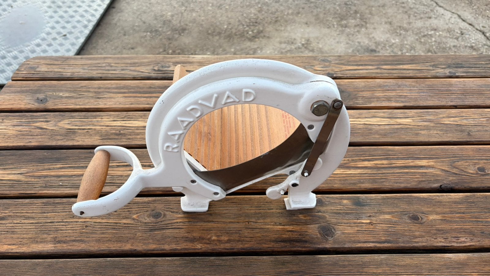 Vintage Raadvad broodsnijder (wit), Ophalen